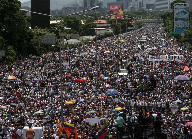 Más de 200.000 personas protestan contra Maduro en Venezuela