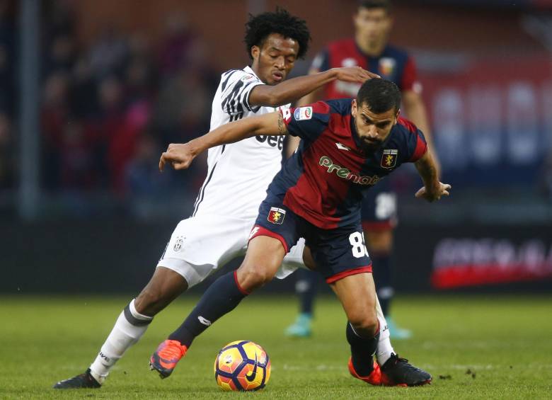 Cuadrado no pudo hacer la diferencia para evitar la caída de su equipo, Juventus. FOTO AFP