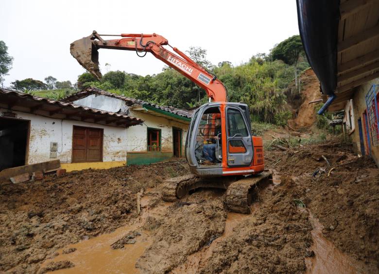 Los operadores de las maquinarias no se han detenido. FOTO JAIME PÉREZ