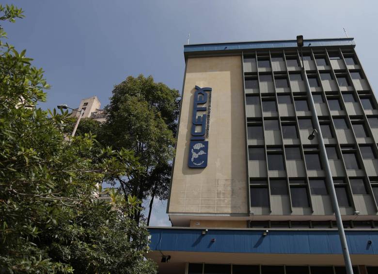 El Instituto Colombiano de Crédito Educativo y Estudios Técnicos en el Exterior (Icetex) será objeto de una profunda reestructuración para que más estudiantes tengan acceso a créditos y “no queden estrangulados con deudas impagables después de graduarse”, dijo hoy el presidente Iván Duque. Foto: Colprensa. 