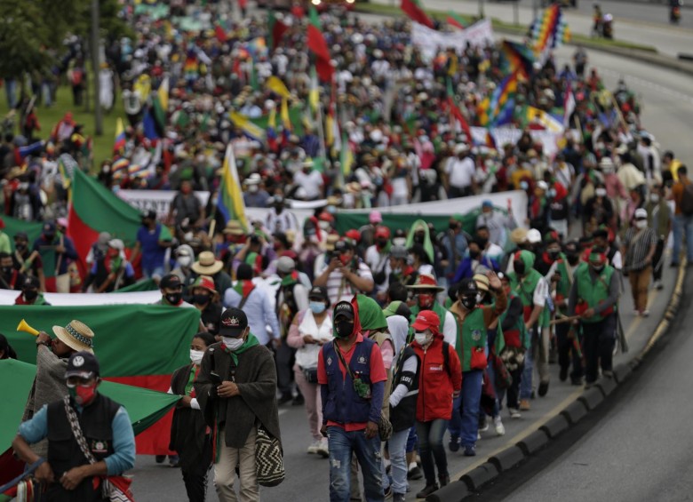 La minga indígena comenzó el miércoles el regreso a sus territorios, después de manifestarse en Bogotá. FOTO Colprensa