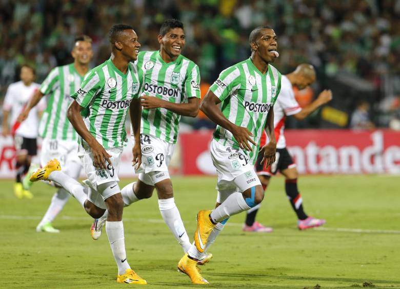 La celebración del gol verde que llegó en el primer tiempo. FOTO JUAN ANTONIO SÁNCHEZ