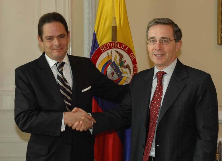 Álvaro Uribe Vélez y Germán Vargas Lleras se enfrentaron nuevamente. FOTO COLPRENSA