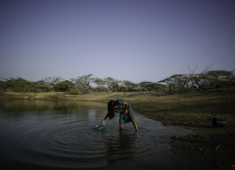 Desde 1995, en La Guajira se estructuran planes para aumentar la cobertura de agua potable y saneamiento básico, pero problemas de planeación y ejecución han dilatado las soluciones. El Minvivienda aspira a, por fin, reducir las brechas. FOTO Colprensa