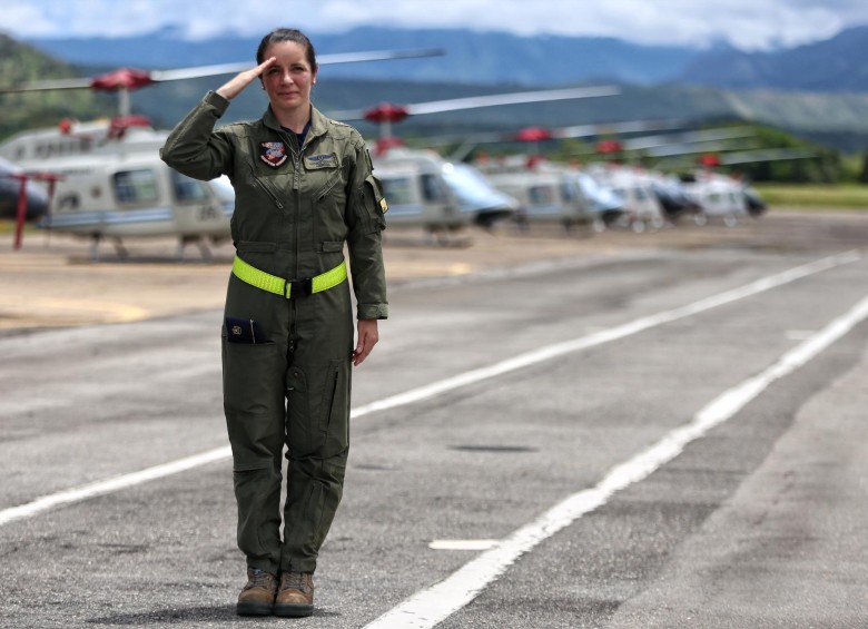 Diana Alexandra Andrade, una técnico en Equipos de Rescate y técnico de Vuelo de la Fuerza Aérea Colombiana. FOTOS COLPRENSA