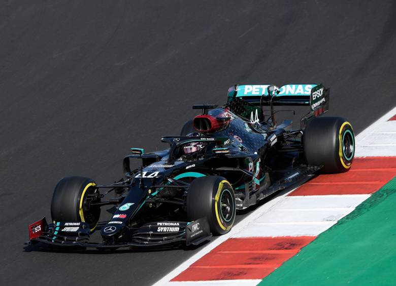 Lewis Hamilton este sábado durante las clasificatorias del Gran Premio de Portugal. Foto AFP