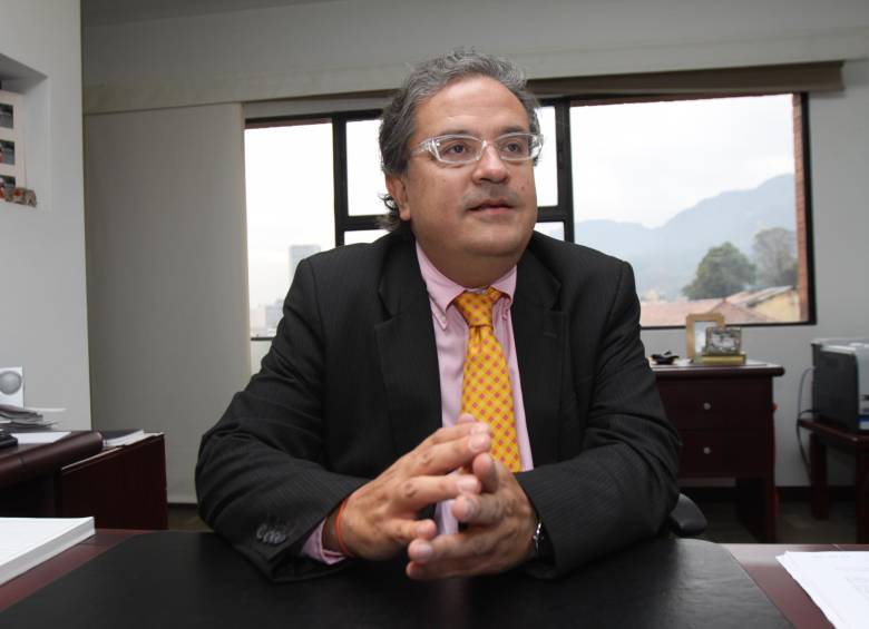 El superintendente financiero, Gerardo Hernández, insiste en que actuó conforme a la ley de forma oportuna. FOTO colprensa