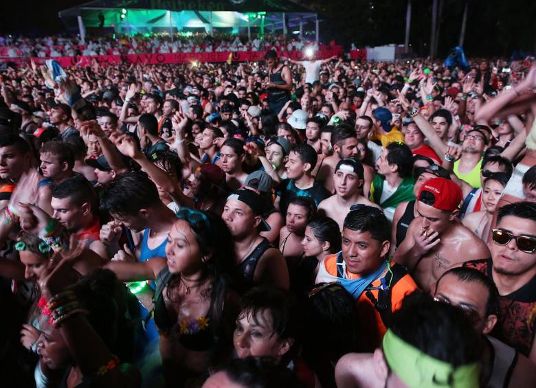 Miami se convirtió este fin de semana en una hipnótica discoteca al aire libre pletórica de trepidantes secuencias elaboradas por figuras como Armin Van Buuren, Axwell e Ingrosso, Carl Cox o Avicii. FOTO AFP