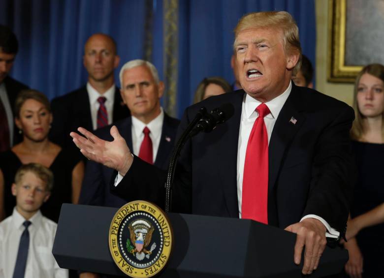 Donald Trump ha intentado convencer, sin éxito, a los republicanos de aprobar la reforma. FOTO afp