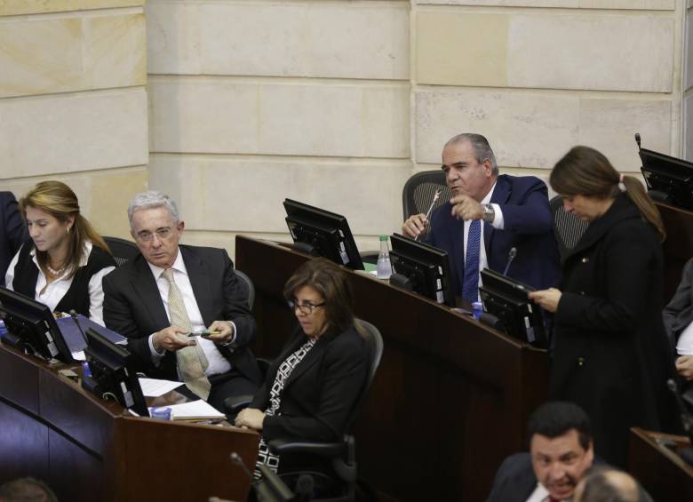En medio de la crisis generada por la pandemia, el Centro Democrático ha tenido un papel preponderante como partido, manifestando su apoyo al Gobierno. FOTO Colprensa