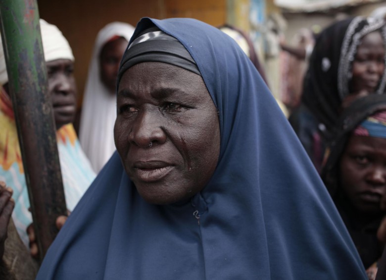 Familiares de las secuestradas en Chibok el 14 de abril de 2014 no dudaron en expresar su decepción, horas después del anuncio inicial, porque no se trató de sus allegadas. No obstante, se mostraron contentas por las 293 mujeres liberadas por el Ejército. FOTO ap