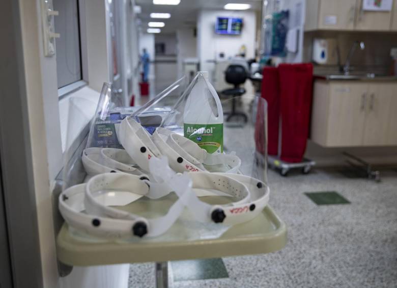33 profesionales de la salud se enfermaron mientras cumplían con sus funciones. FOTO ESTEBAN VANEGAS