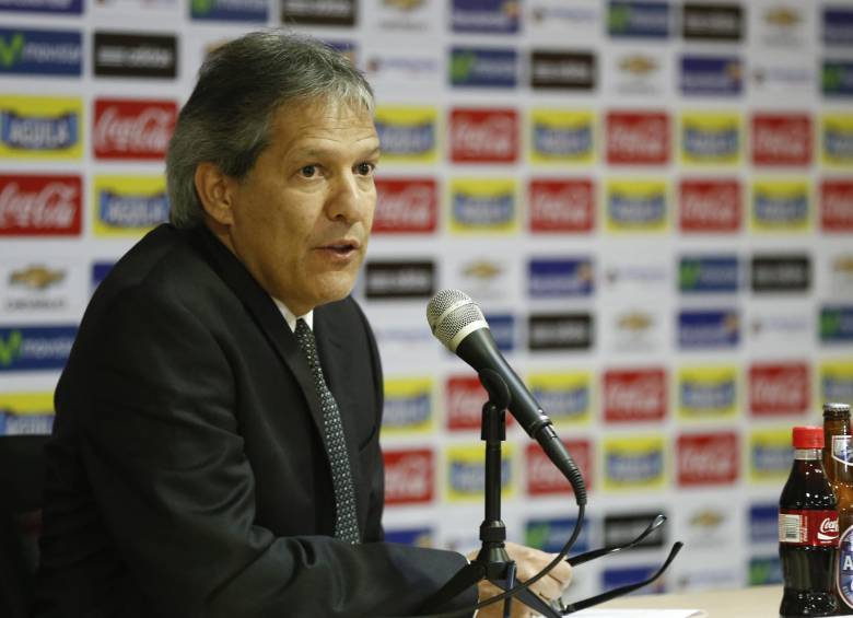 En rueda de prensa previa al partido contra Brasil, Carlos Restrepo, hizo una crítica a la forma como se planifica el trabajo de las selecciones del fútbol. FOTO COLPRENSA