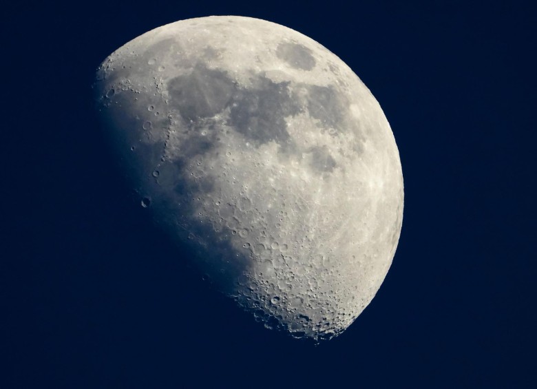 La idea es tener una base permanente en la Luna, solo dos de esos 18 astronautas alunizarán. Foto: Laurent Emmanuel / AFP