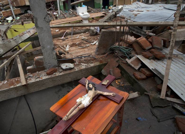La operación de rescate ocurrió el viernes, trece días después del potente sismo de magnitud 7,8. FOTO AP