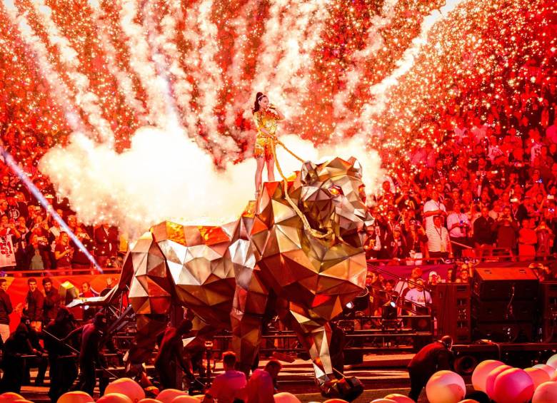 Katy Peery fue la artista principal del evento deportivo más visto en Estados Unidos. FOTO AFP. 