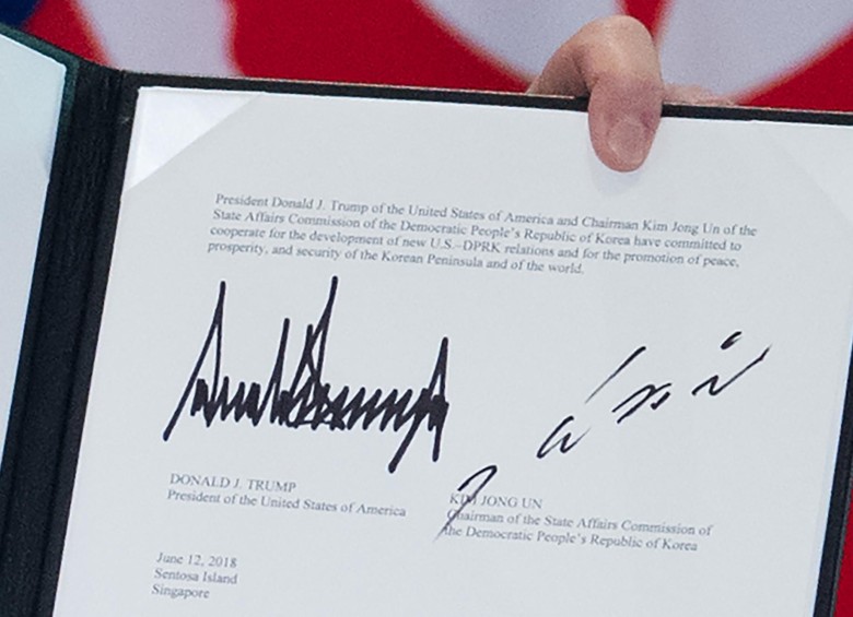 Documento firmado por Donald Trump y Kim Jong-un. FOTO AFP