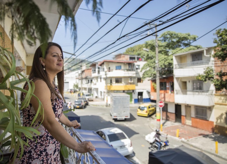 Tras su triunfo en Estados Unidos, Catalina Cruz visitó Medellín para pasar Navidad junto a su familia que vive entre el municipio de Itagüí y el barrio Guayabal. FOTOS camilo suárez