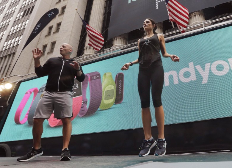 El entrenador Harley Pasternak y la actriz Jordana Brewster entrenando en Nueva York con una FitBit. Foto: AP