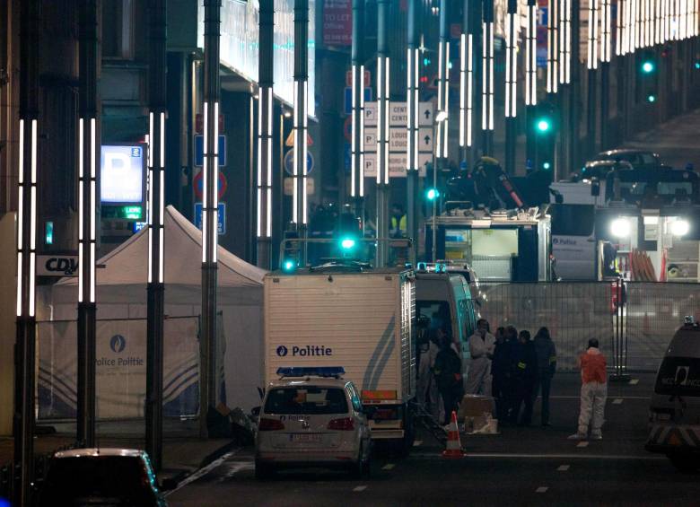 En el aeropuerto hubo dos explosiones -una cerca de las instalaciones de la compañía Brussels Airlines y otra en las proximidades de la recepción de American Airlines- que causaron 14 muertos. FOTO AFP