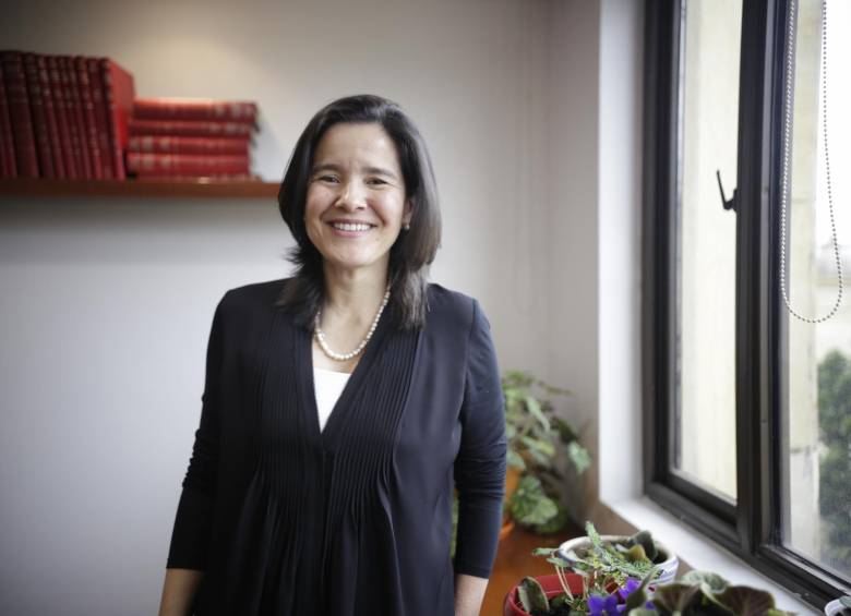 La ministra de Tecnologías de la Información y las Comunicaciones dijo que se respetó el debido proceso en la asignación del espectro y que se mantiene estable la seguridad jurídica de las empresas que operan en Colombia. FOTO Colprensa