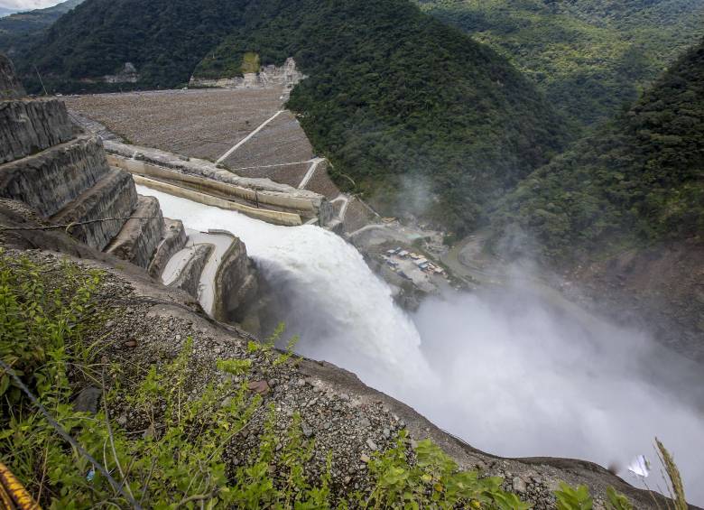 El plan es que el proyecto Hidroituango genere 2.400 megavatios energía, lo que de resultar victorioso significará 17 % de la capacidad instalada del país. FOTO Juan Antonio sánchez