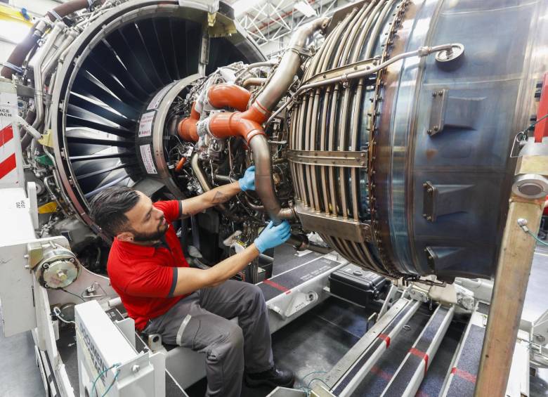 Técnicos de avión, héroes en tierra de la navegación aérea