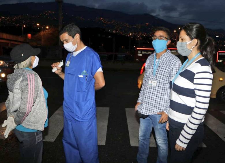 Caracterización a extranjeros para facilitar el retorno a su país de origen. FOTO CORTESÍA ALCALDÍA DE MEDELLÍN
