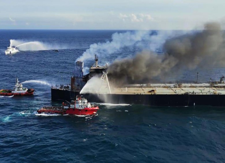 El “New Diamond”, buque-tanque con pabellón panameño, transportaba más de 270.000 toneladas de crudo y diésel. FOTO EFE