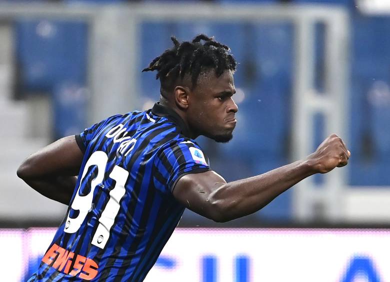 Duván Zapata celebra su tanto, el del descuento 1-3 ante Sampdoria. Foto AFP