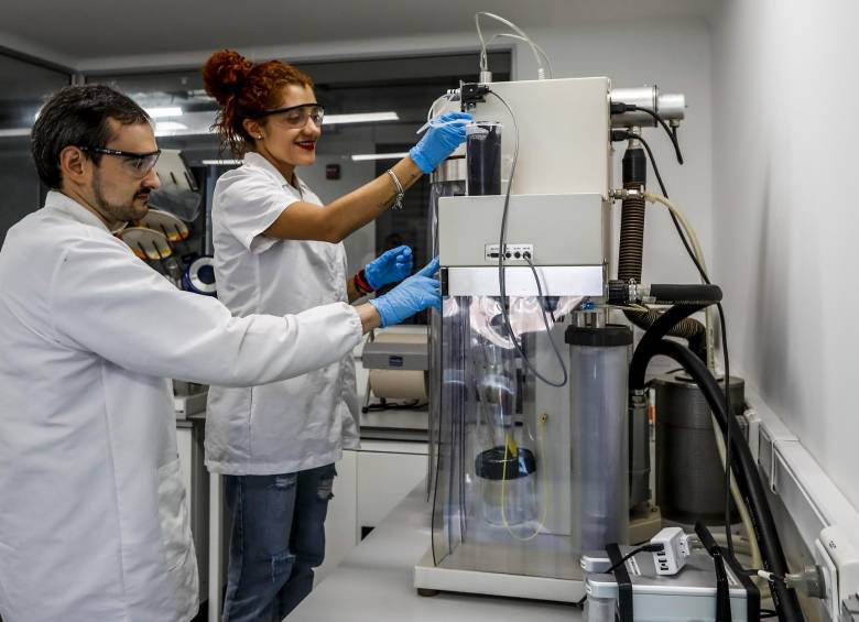 Investigadores de la UPB en ingeniería agroindustrial. FOTO: Archivo Jaime Pérez. 