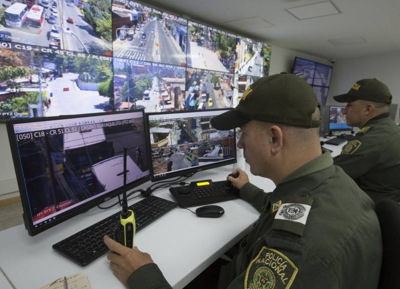 La cantidad de llamadas a la línea de emergencias 123 desbordó la capacidad de la policía en la madrugada de este miércoles. FOTO ARCHIVO
