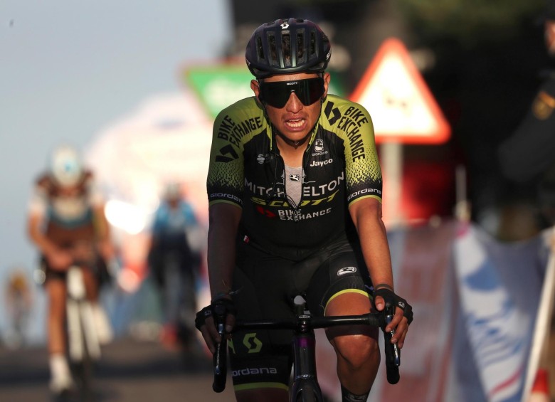 Esteban Chaves llegando al Moncalvillo en la octava etapa de la Vuelta a España. Foto EFE