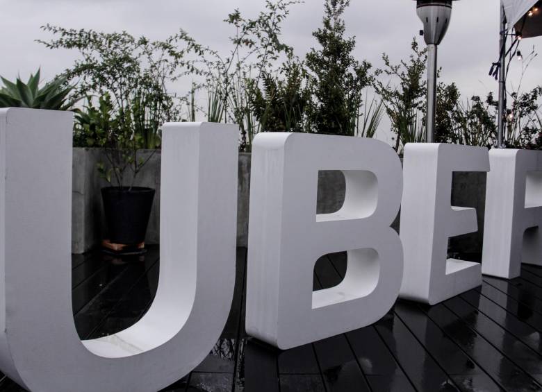 La plataforma Uber ha enviado un mensaje a sus usuarios diciendo que trabajará en Colombia hasta el próximo 31 de enero. FOTO COLPRENSA