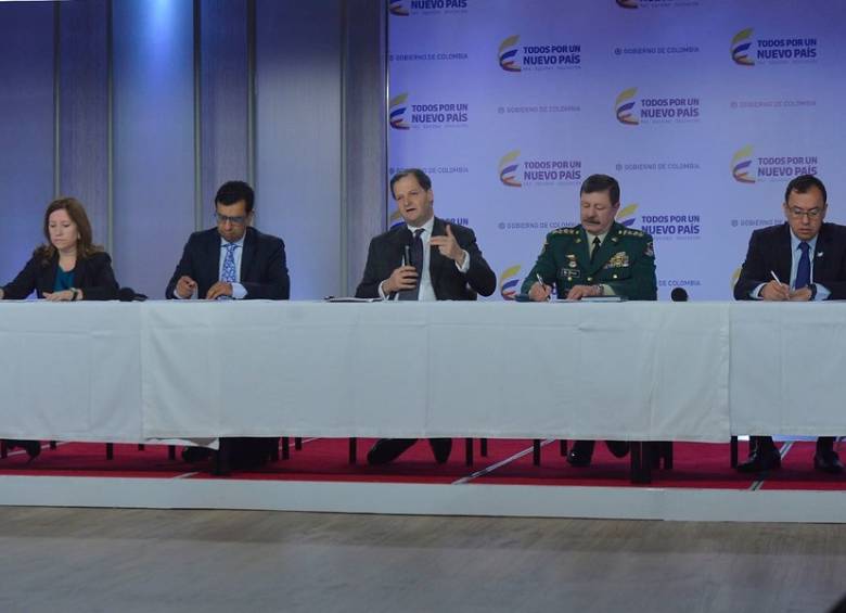 Varios funcionarios del Gobierno, liderados por el Alto Comisionado de Paz Sergio Jaramillo, entregaron un informe detallado sobre el avance en la adecuaciòn de las zonas veredales. FOTO SIG