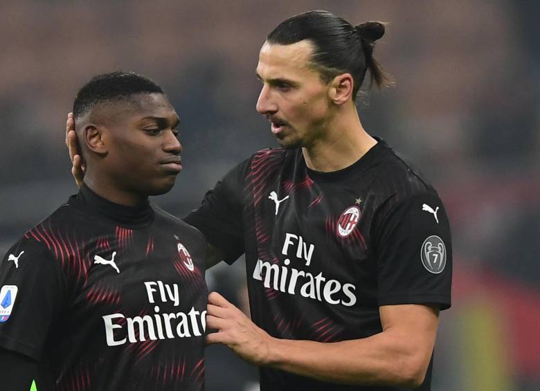 Ibrahimovic durante su debut este lunes con el Milan. FOTO AFP 
