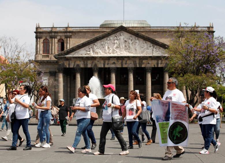 Por estos días, familiares de desaparecidos en México realizan caravanas por diferentes partes del país con la idea de buscar a sus seres queridos, con la esperanza de ubicarlos vivos. FOTO efe
