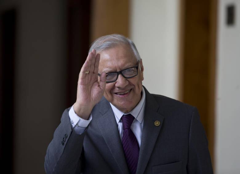 Alejandro Maldonado Aguirre asume presidencia de Guatemala
