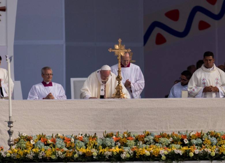 Un millón de almas en la primera misa del Papa