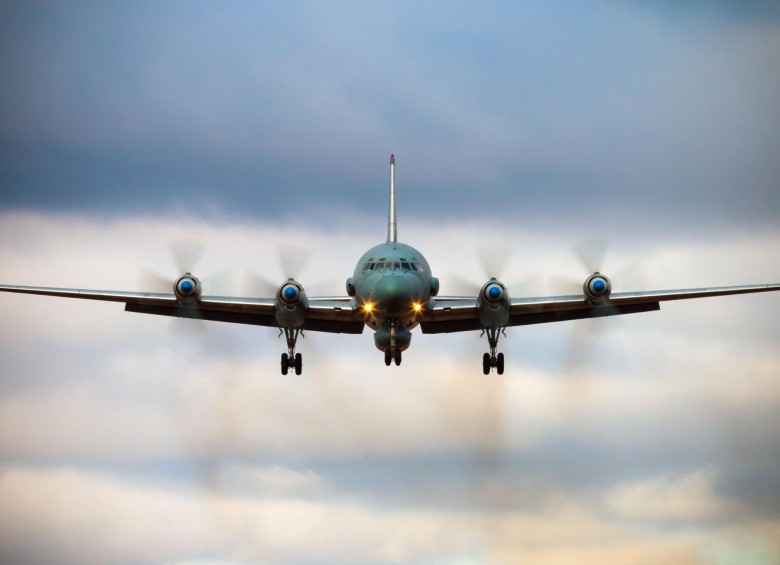 Avión militar ruso IL-20M. FOTO: AFP