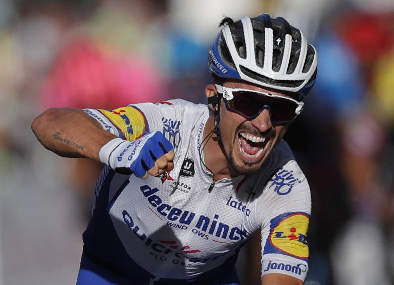 El francés Julian Alaphilippe (Deceuninck-Quick Step) se impuso este domingo en la segunda etapa del Tour de Francia. Foto: AFP