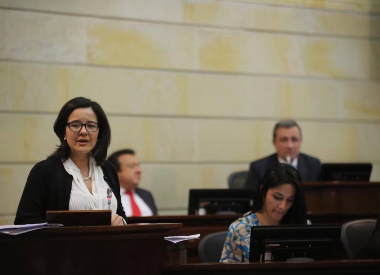 La ministra TIC, Sylvia Constaín, durante la Plenaria de la Cámara de Representantes este martes. FOTO colprensa