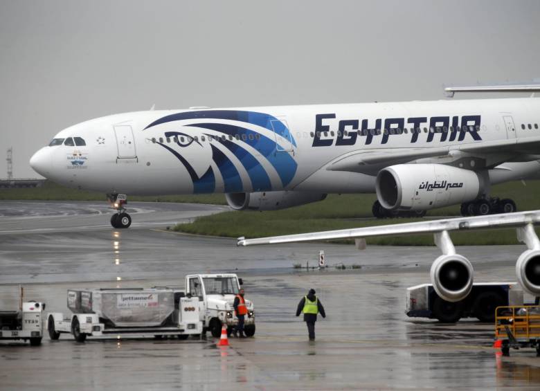 El Airbus A320 de la compañía Egyptair se había fabricado en 2003 y desde su entrada en servicio había acumulado unas 48.000 horas de vuelo. FOTO REUTERS