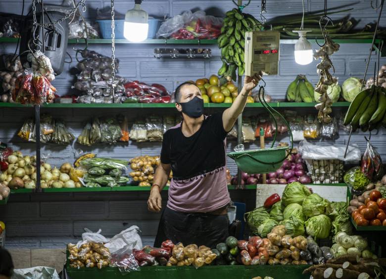 Algunos alimentos habrían presionado a la baja la infkación en julio. Foto Carlos Velásquez