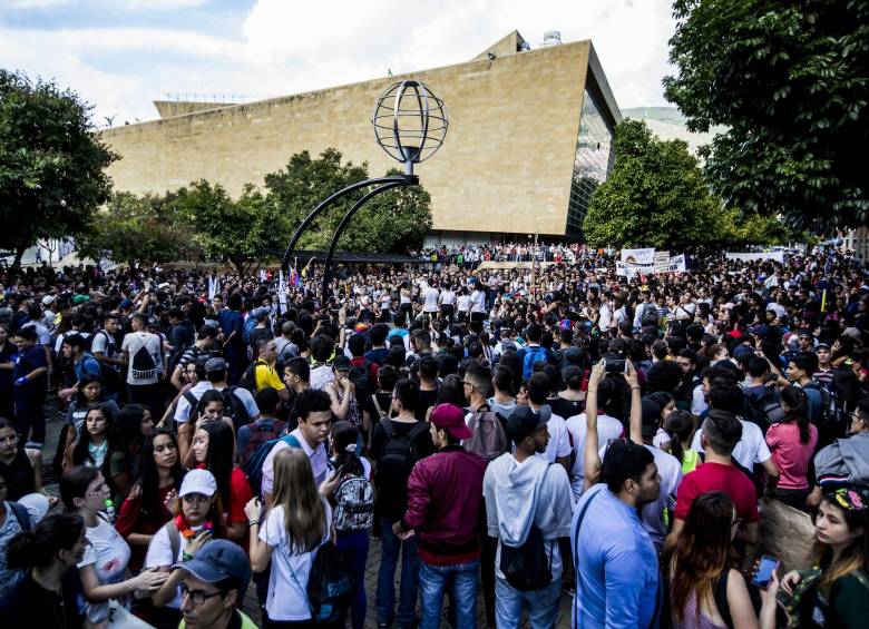 El pasado 9 de noviembre, los estudiantes realizaron otra marcha masiva por la ciudad. FOTO JAIME PÉREZ