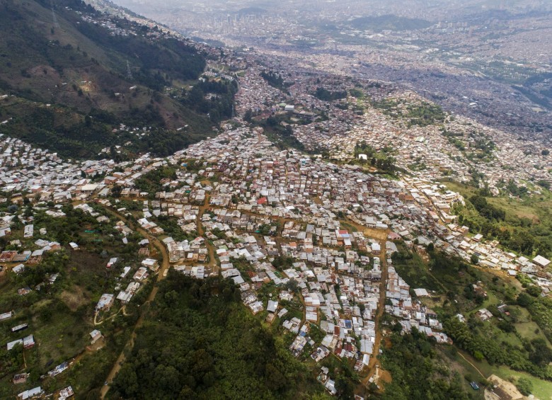 La vereda está ubicada en la parte más alta de la ladera oriental de Bello, en límites con Medellín. Cuenta con un extenso asentamiento dividido en ocho zonas. FOTO Esteban vanegas