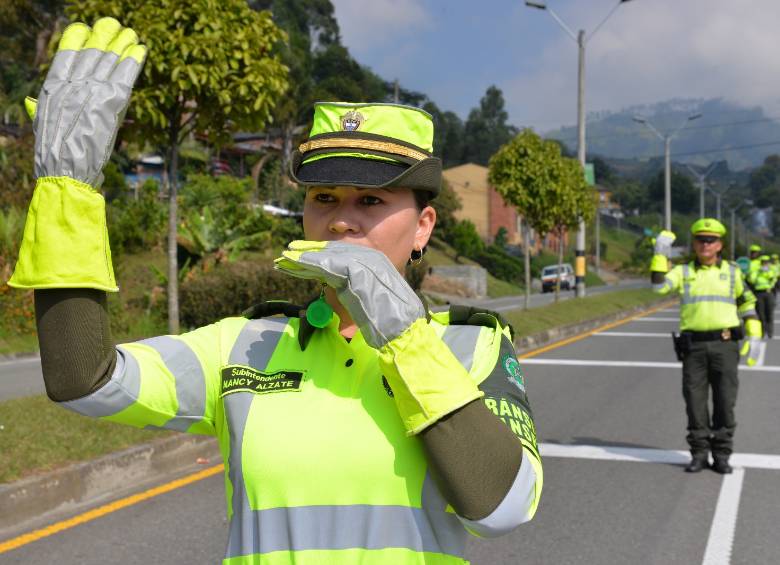 En la carretera La Línea, autoridades recomiendan tomar vía alterna Manizales - Alto de Letras - Mariquita. FOTO COLPRENSA
