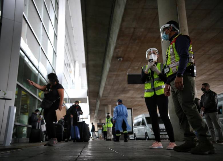 70 extranjeros no han pedido entrar a Colombia por no llegar con una prueba PCR negativa. FOTO COLPRENSA