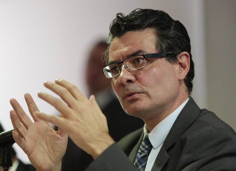 El ministro Gaviria dio declaraciones sobre Savia Salud en el Urabá Antioqueño. FOTO Colprensa Archivo