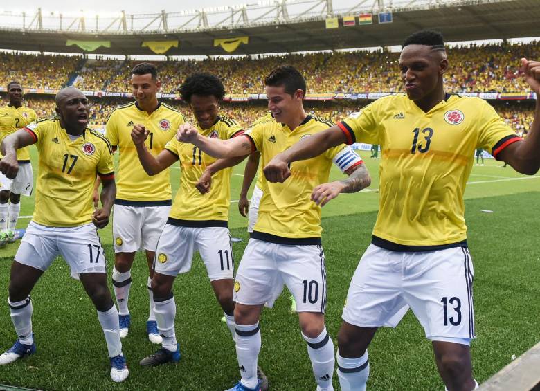 La unión que se percibe en el equipo colombiano es la misma de los aficionados que esperan la clasificación al Mundial. FOTO AFP